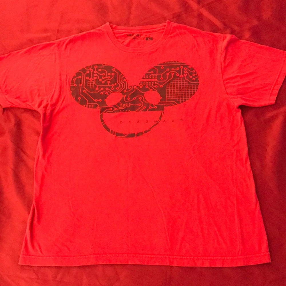 Deadmau5 tee shirt, size Large